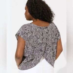 Torrid size 3 Island Dolman Cross Back Crop Top gray floral print blouse 3X